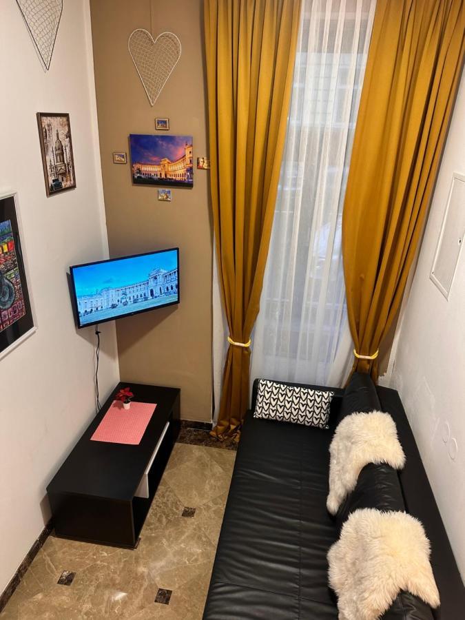 As Small As Caravans Vienna Luaran gambar